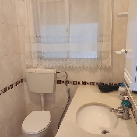 Habitación en casa particular Perfect Near Airport 3
