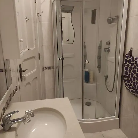 Perfect Near Airport 3 *